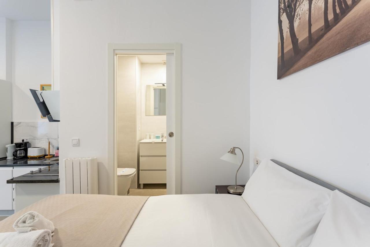 1 Bedroom 1 Bathroom Furnished - Av De America - Studio - Mintystay Madrid Exterior photo